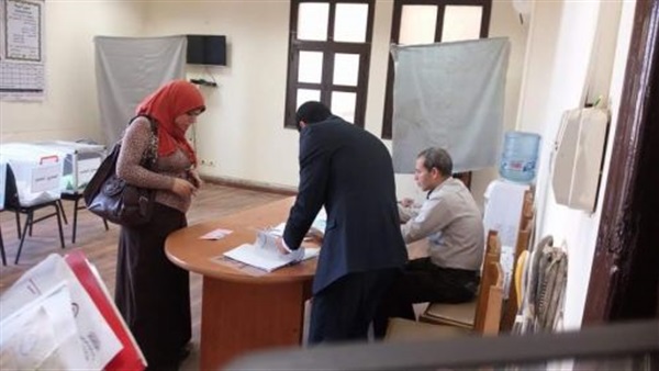 إقبال متوسط على انتخابات