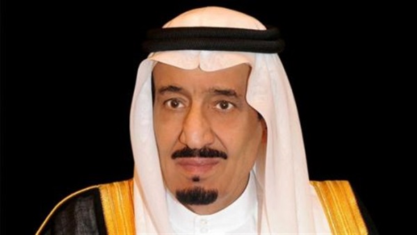 العاهل السعودي يصل