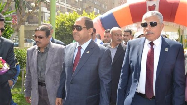 محافظ الغربية ومدير