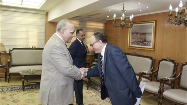 وزير العدل يلتقى