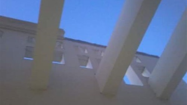 بالصور..تصدع مبنى