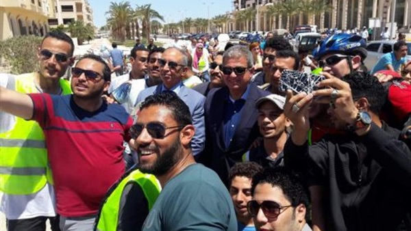وزير الرياضة يفتتح