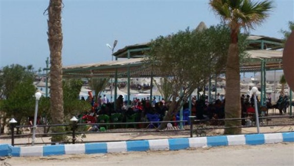 توافد الآلاف على