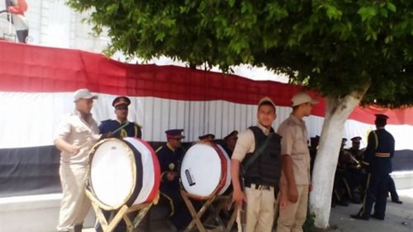 بالصور ...عروض عسكرية