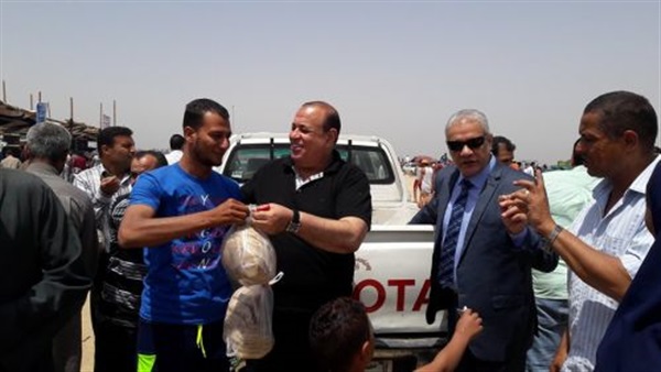 بالفيديو والصور :