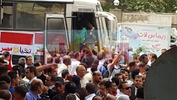 بالصور..إحتشاد آلاف