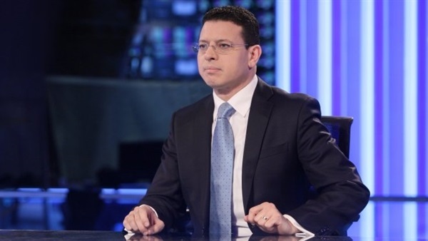 الإعلامي عمرو عبد