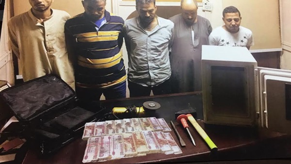 المتهمين والمضبوطات