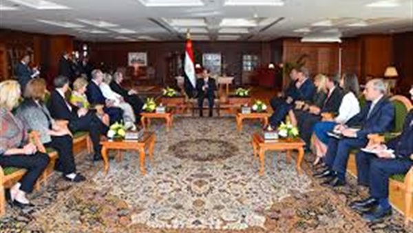 برئاسة السيناتور