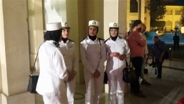 الشرطة النسائية تأمن