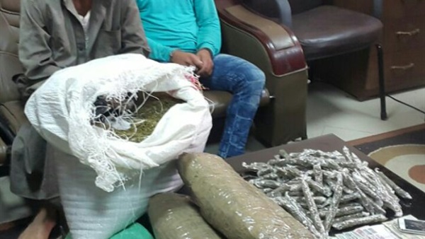 فلاح وسائق «توك توك»