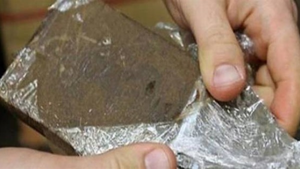  حشيش بحوزة عاطل