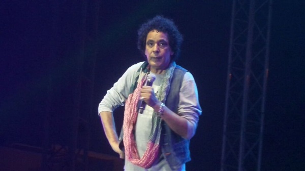 الفنان محمد منير