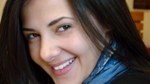 الفنانة دنيا سمير