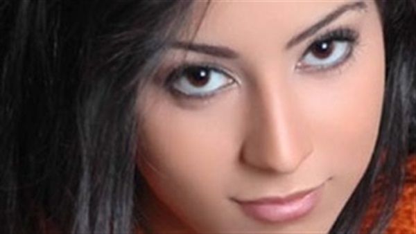 الفنانة ايتن عامر