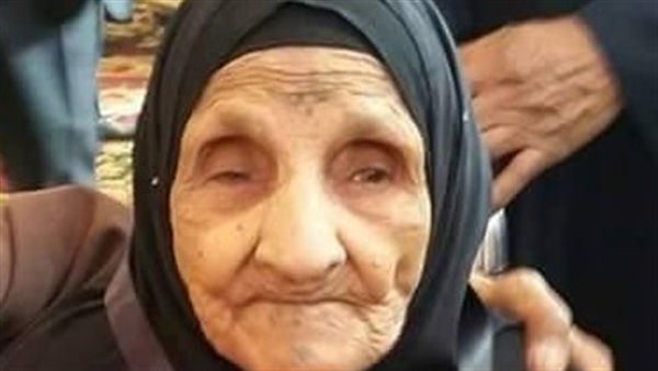 سيدة مسنة تتبرع بميراثها