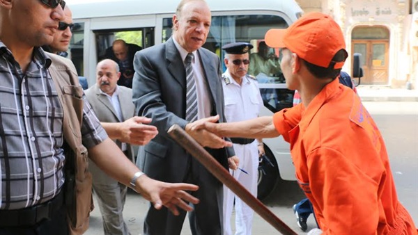 جولة ميدانية لمحافظ