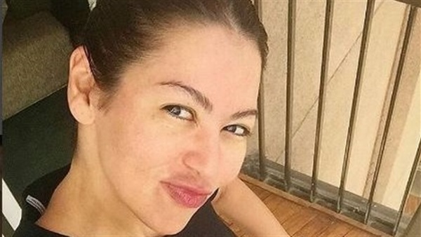 الفنانة لقاء الخميسي