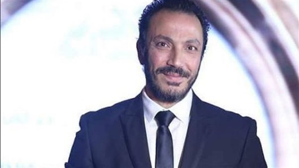 الفنان طارق لطفي