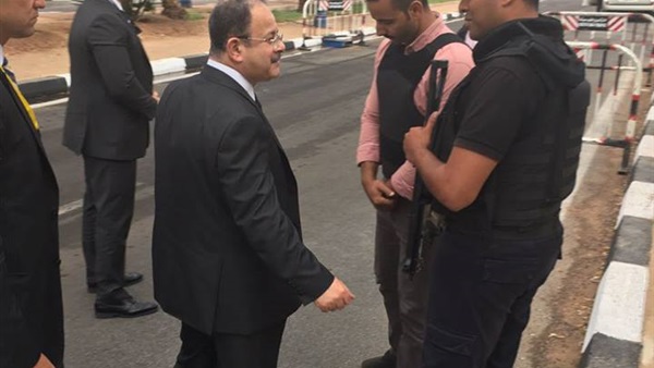 وزير الداخلية يشرف