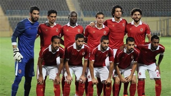 فريق الكرة بالنادي