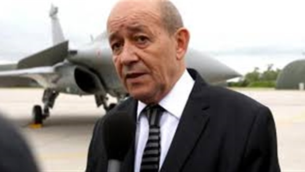 وزير الدفاع جون ايف