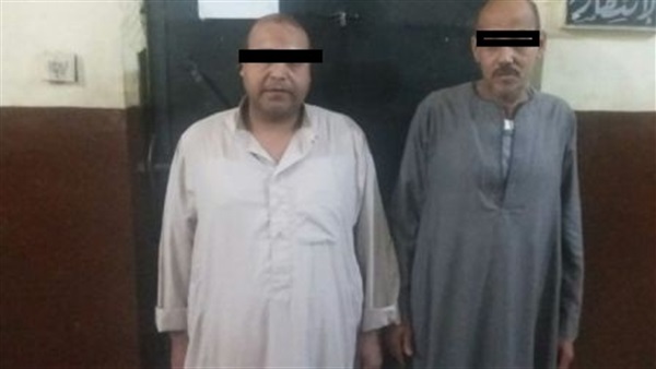 ضبط شخصين هاربين