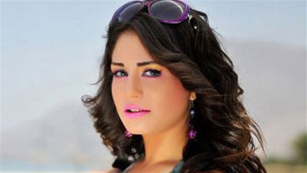 الفنانة منة فضالي