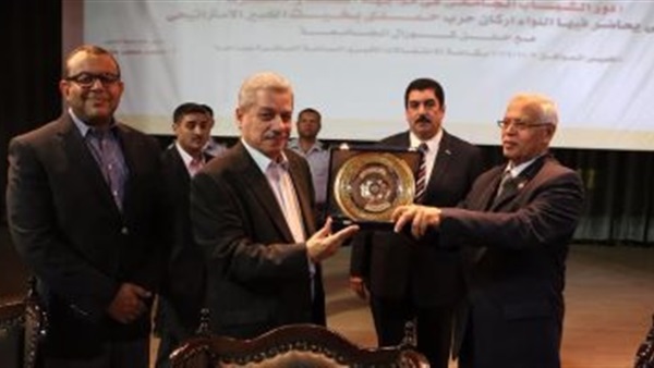الدكتور أمين لطفي،