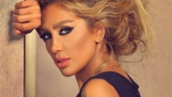 المطربة مايا دياب