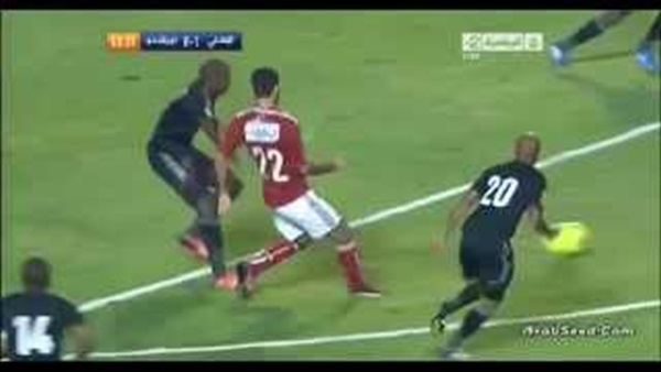 الأهلي يحتفل بتتويجه