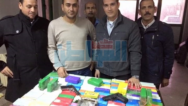الضباط والمضبوطات