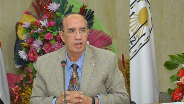 الدكتور أسامة فاروق،
