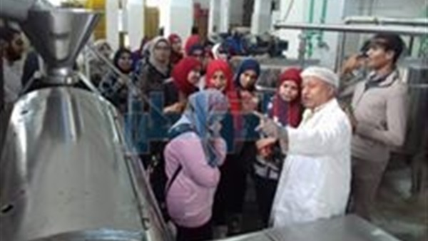 طلاب زراعة القناة