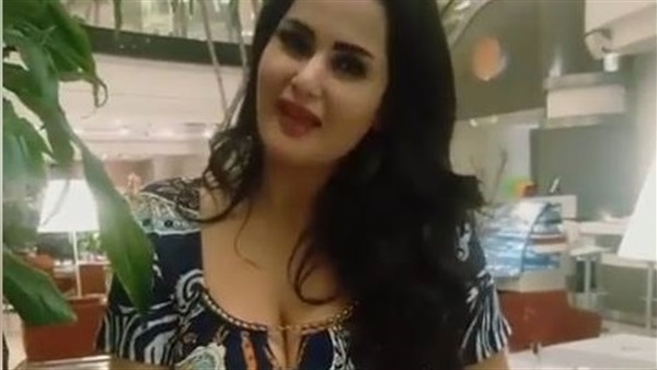 الفنانة الاستعراضية