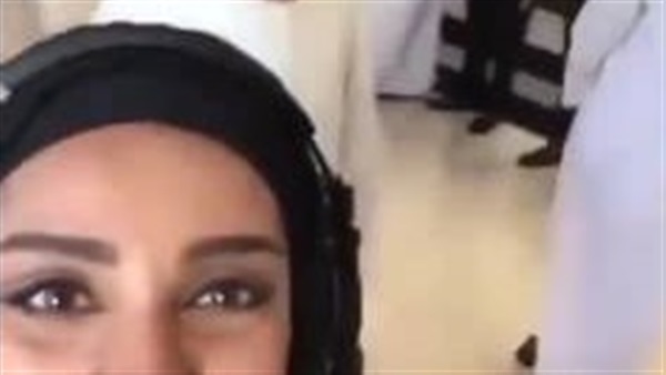 الفتاة