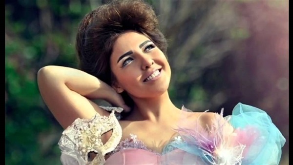الفنانة مي كساب.