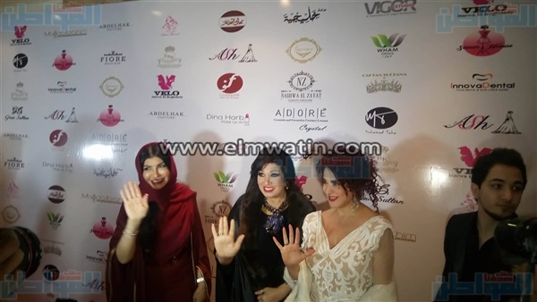 وصول الفنانة فيفي