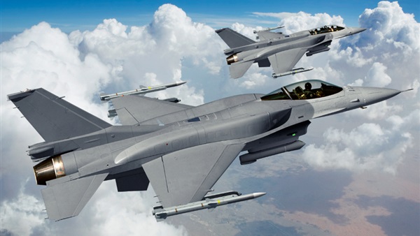 طائرتين من طراز F-35