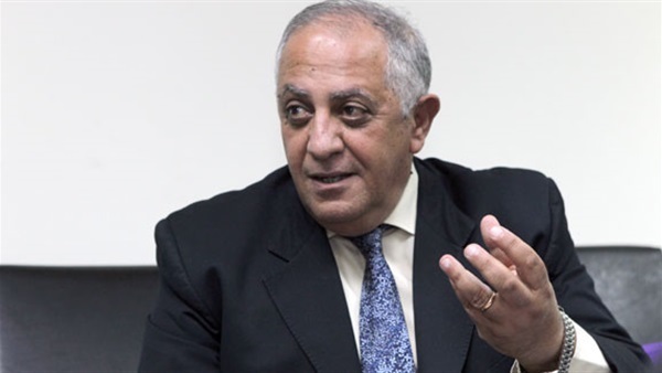 الكاتب الصحفي والناقد