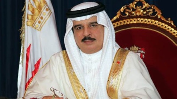 ملك البحرين يعزي
