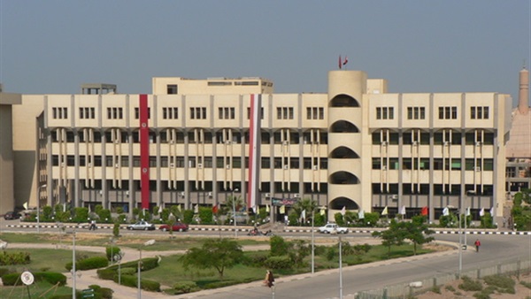 كلية السياحة والفنادق،