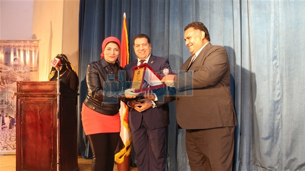 تكريم نخبة من رجال