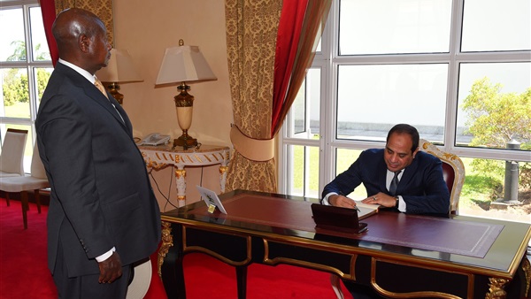 السيسي والرئيس الأوغندي