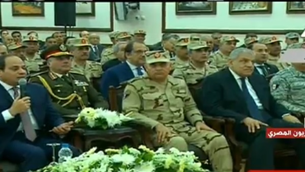 الرئيس اثناء الأفتتاح