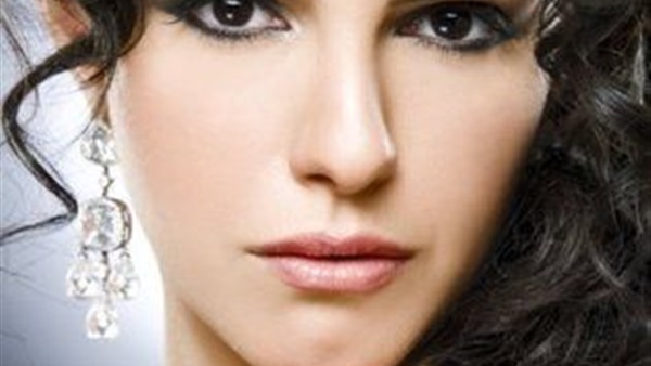 دنيا عبد العزيز
