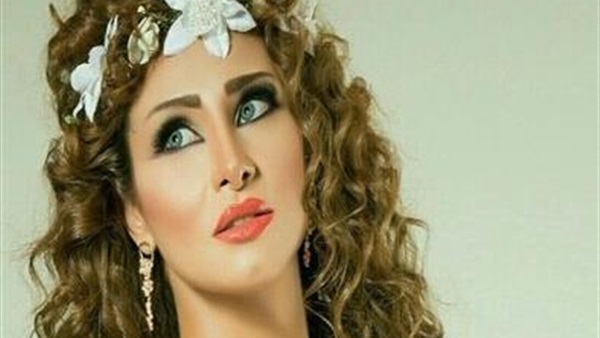 الفنانة إنجي خطاب