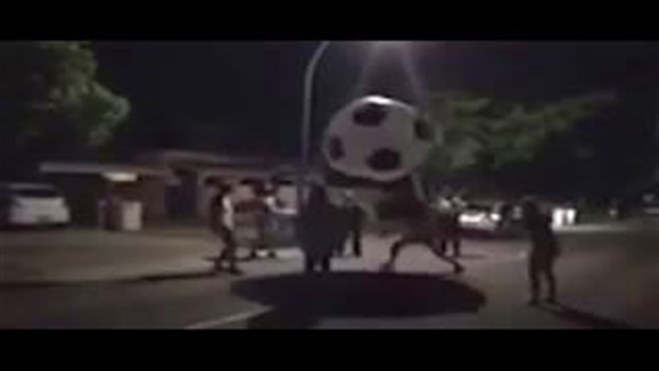 فريق من الشرطة يحتفل