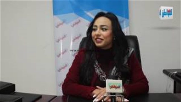 الفنانة الشابة مي