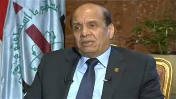 الفريق عبد العزيز